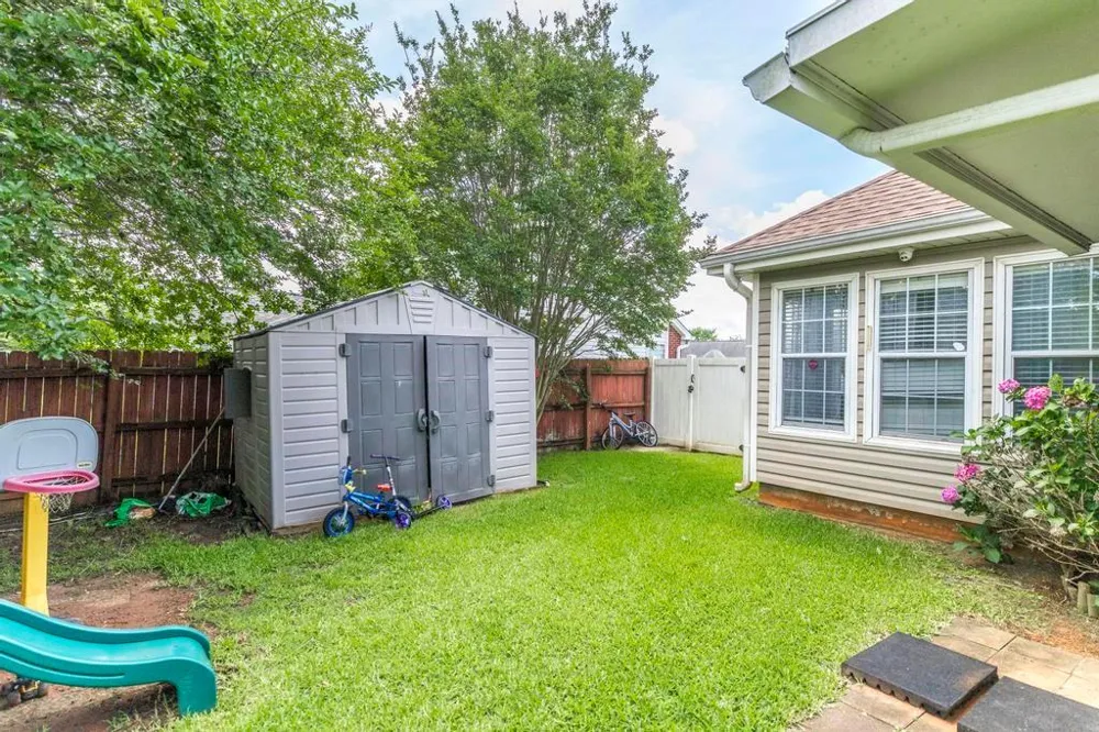 123 Galaxy Avenue Bonaire, GA 31005