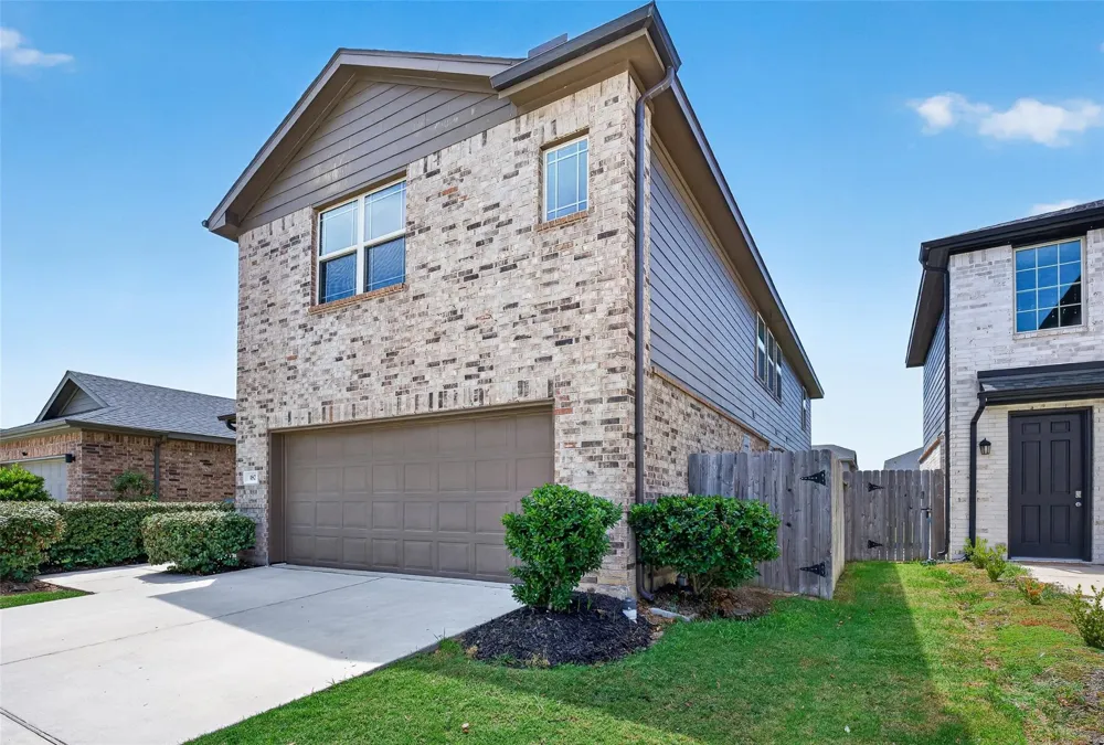 187 Lucky Manor Lane La Porte, TX 77571