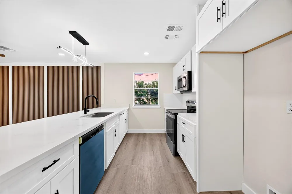 2426 Woodsdale Boulevard Houston, TX 77038