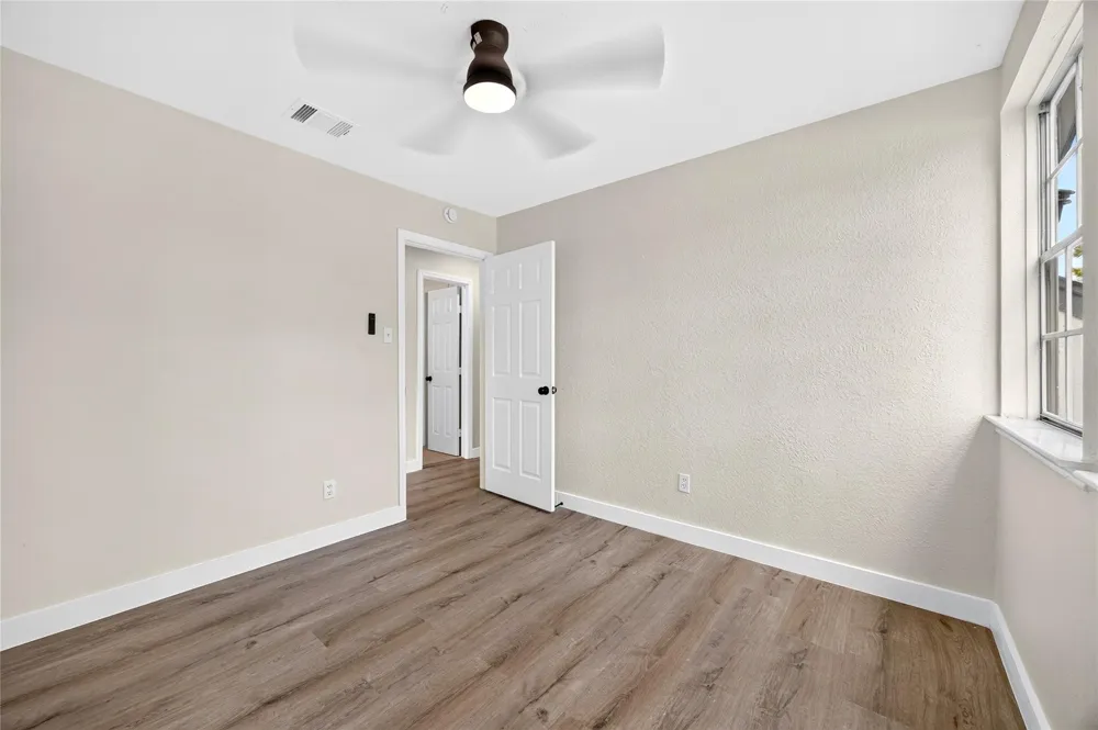 2426 Woodsdale Boulevard Houston, TX 77038