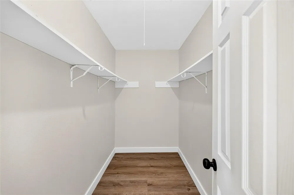 2426 Woodsdale Boulevard Houston, TX 77038