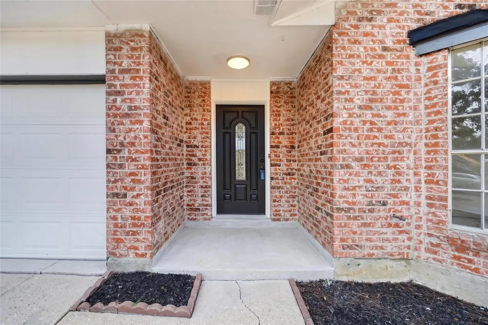 2426 Woodsdale Boulevard Houston, TX 77038