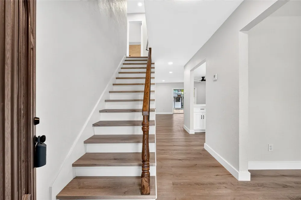2426 Woodsdale Boulevard Houston, TX 77038