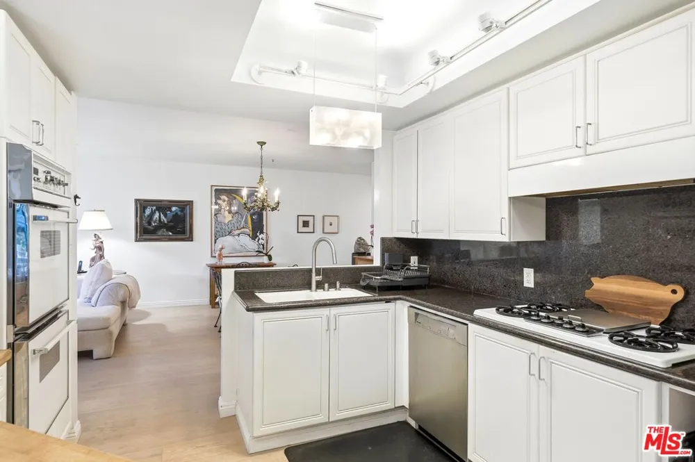 2115 3rd Street Santa Monica, CA 90405