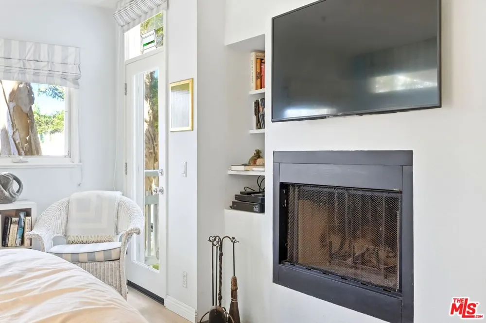 2115 3rd Street Santa Monica, CA 90405