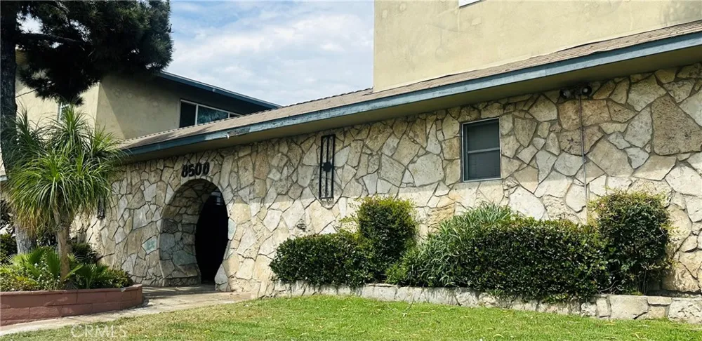 8500 Sunland Los Angeles, CA 91352