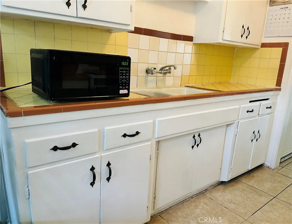 8500 Sunland Los Angeles, CA 91352