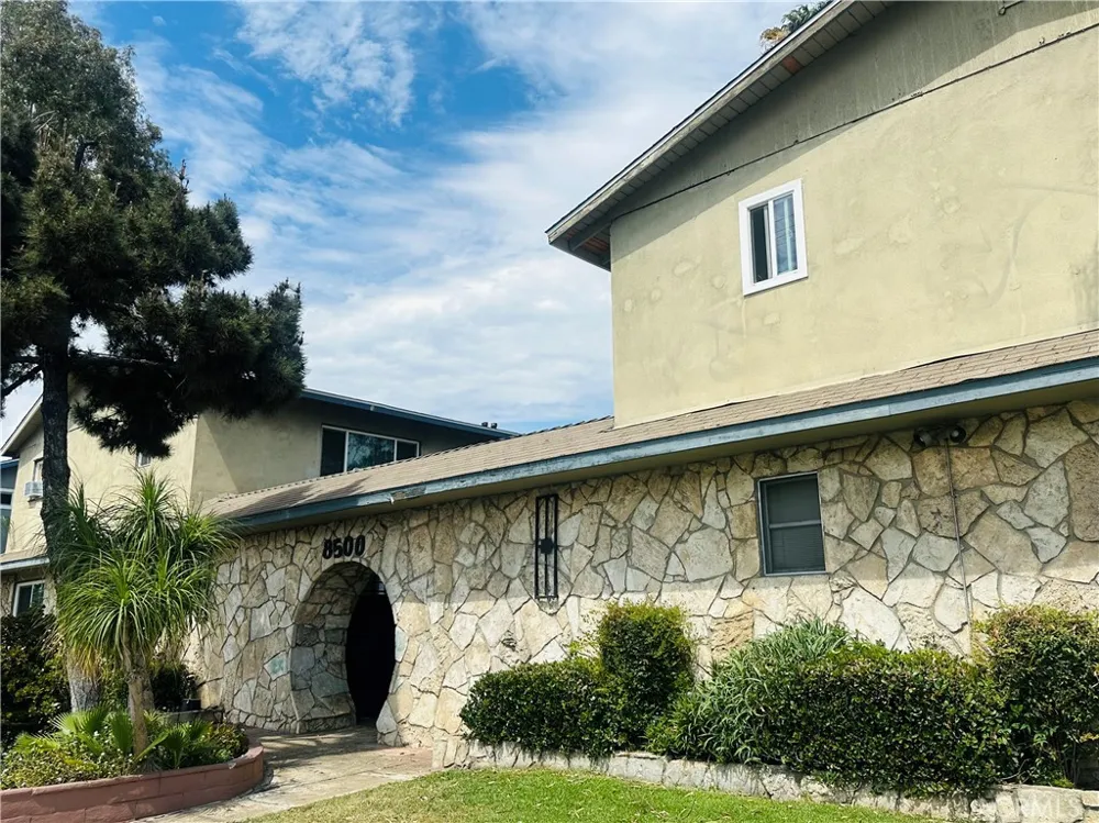 8500 Sunland Los Angeles, CA 91352