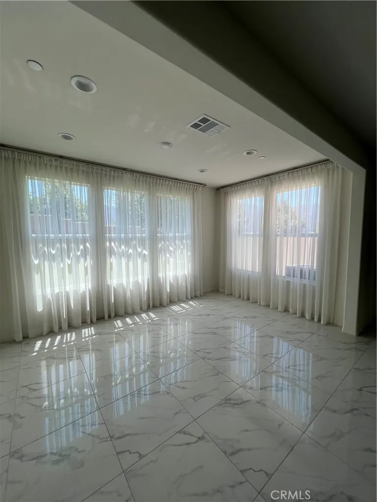 11375 Vista Corona, CA 92883