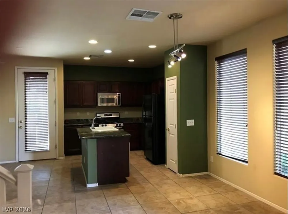 8177 SAILOR POINT AVENUE Las Vegas, NV 89147