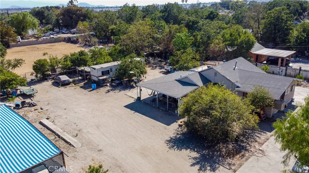2471 W 1st San Bernardino, CA 92407