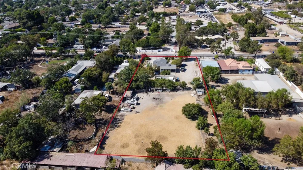 2471 W 1st San Bernardino, CA 92407