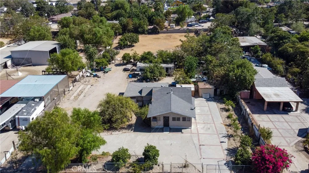 2471 W 1st San Bernardino, CA 92407