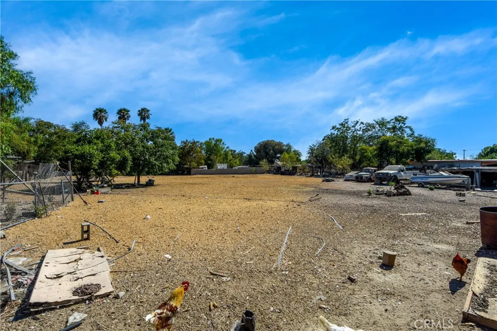 2471 W 1st San Bernardino, CA 92407