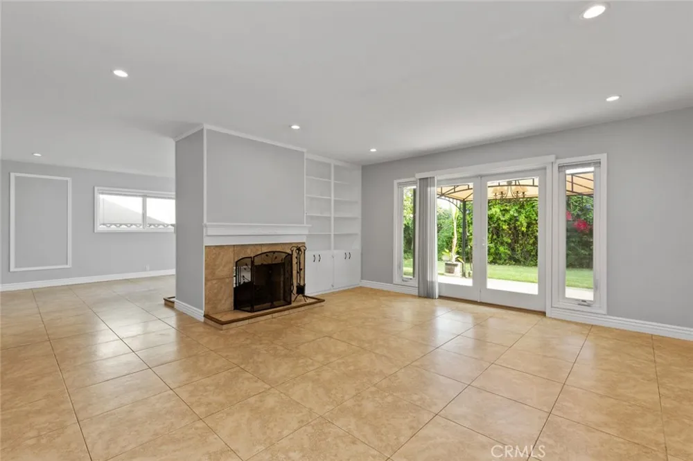 831 E Hoover Orange, CA 92867