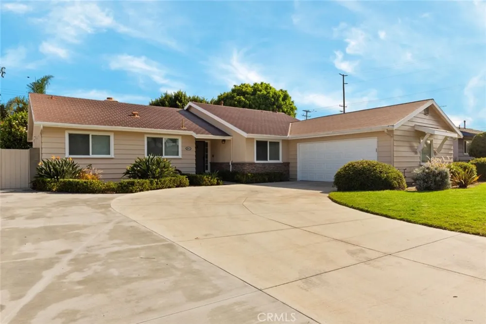 831 E Hoover Orange, CA 92867