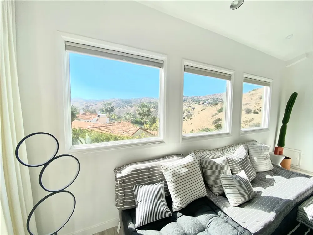 43 Flintlock Lane Bell Canyon, CA 91307