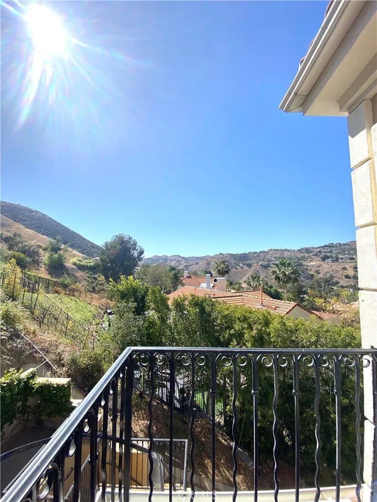 43 Flintlock Lane Bell Canyon, CA 91307