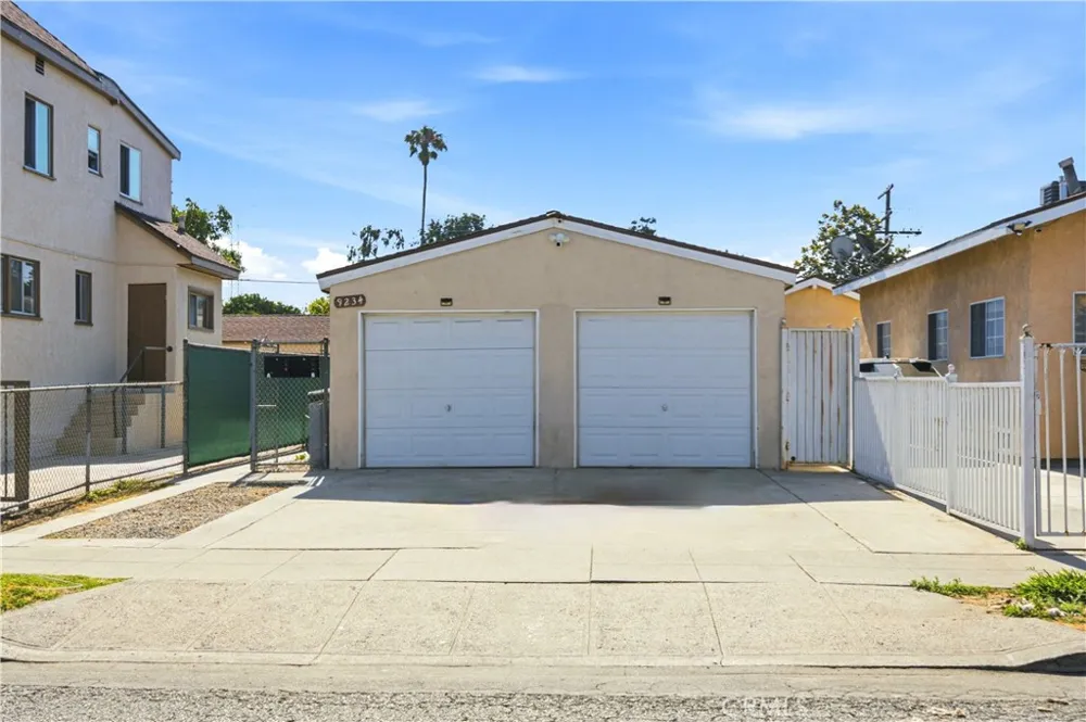 9234 Elizabeth Avenue South Gate, CA 90280
