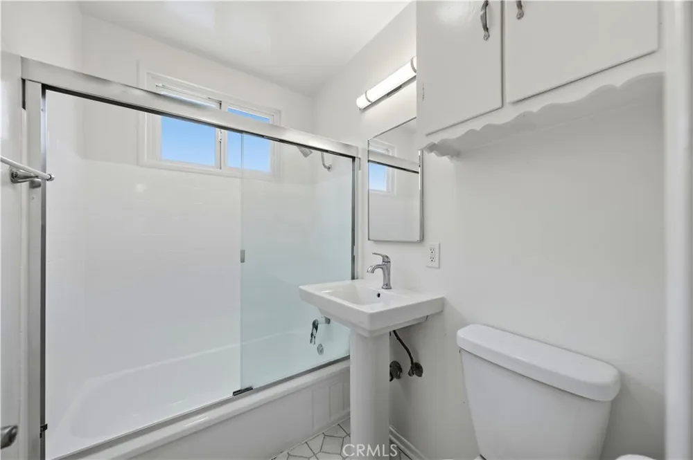 9234 Elizabeth Avenue South Gate, CA 90280