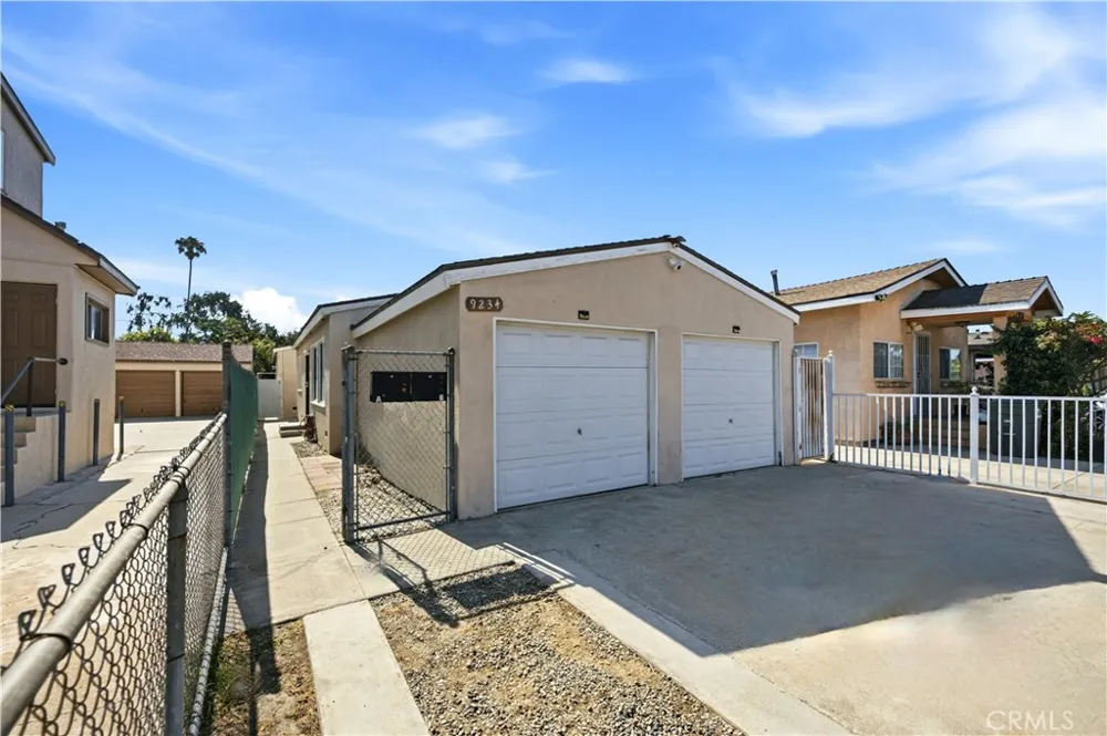 9234 Elizabeth Avenue South Gate, CA 90280