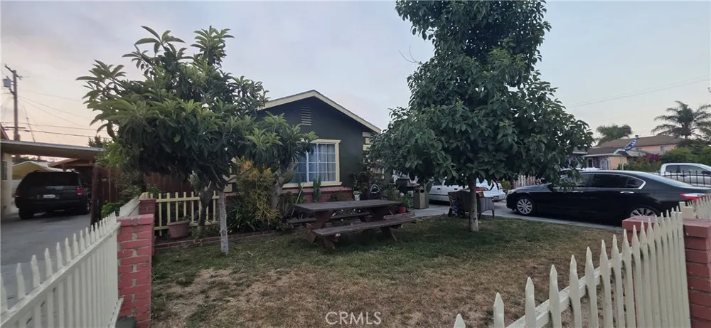 1139 E 65th Inglewood, CA 90302