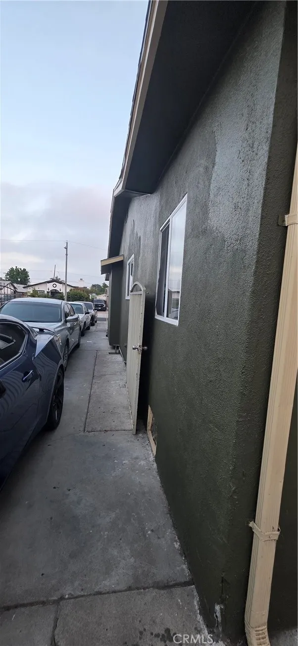 1139 E 65th Inglewood, CA 90302