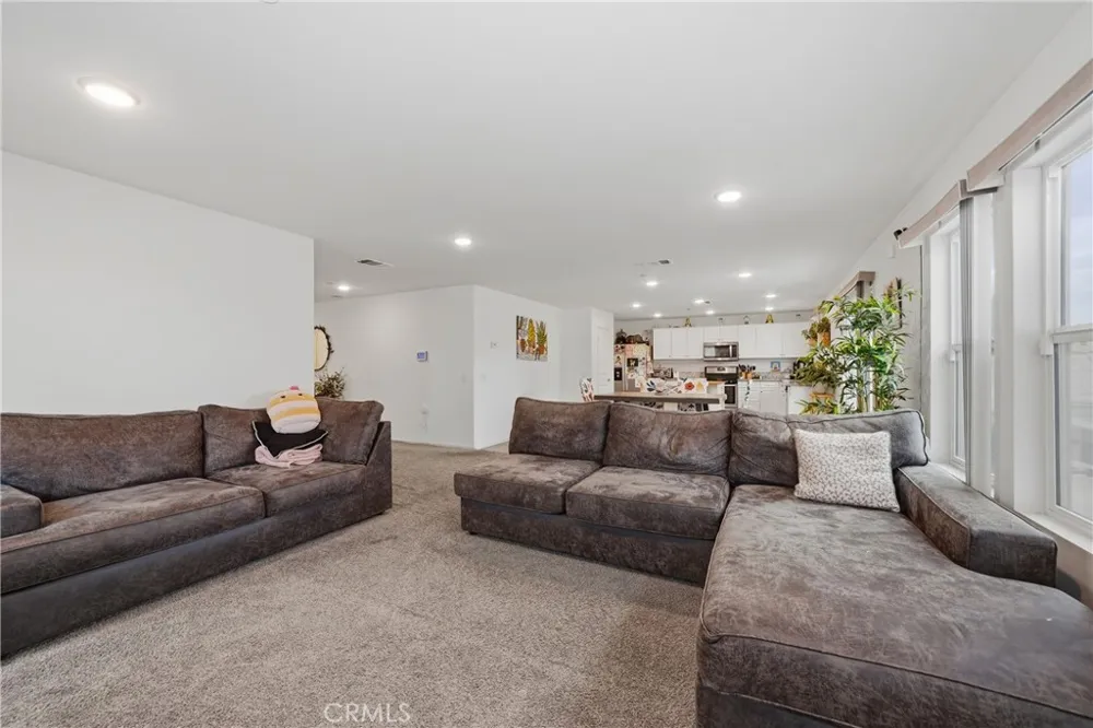 14482 Chumash Victorville, CA 92394