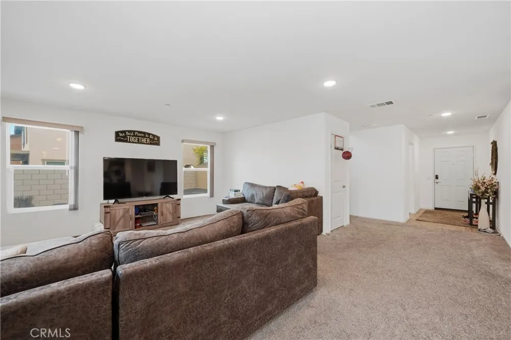 14482 Chumash Victorville, CA 92394