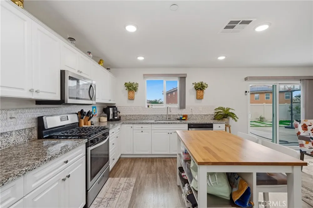 14482 Chumash Victorville, CA 92394