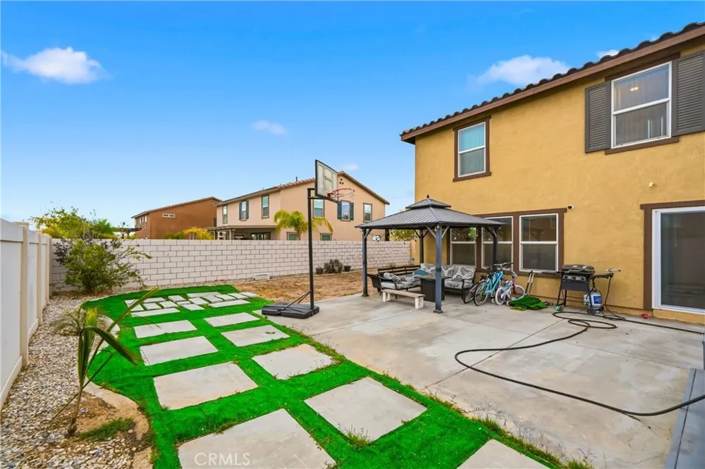 14482 Chumash Victorville, CA 92394