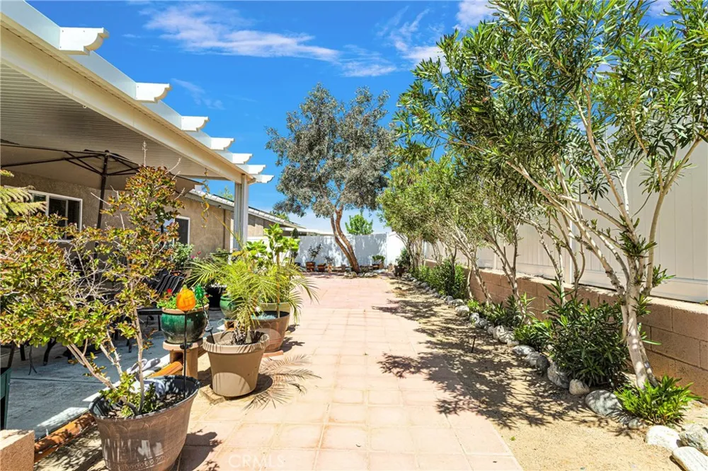 13457 Coolwater Victorville, CA 92392