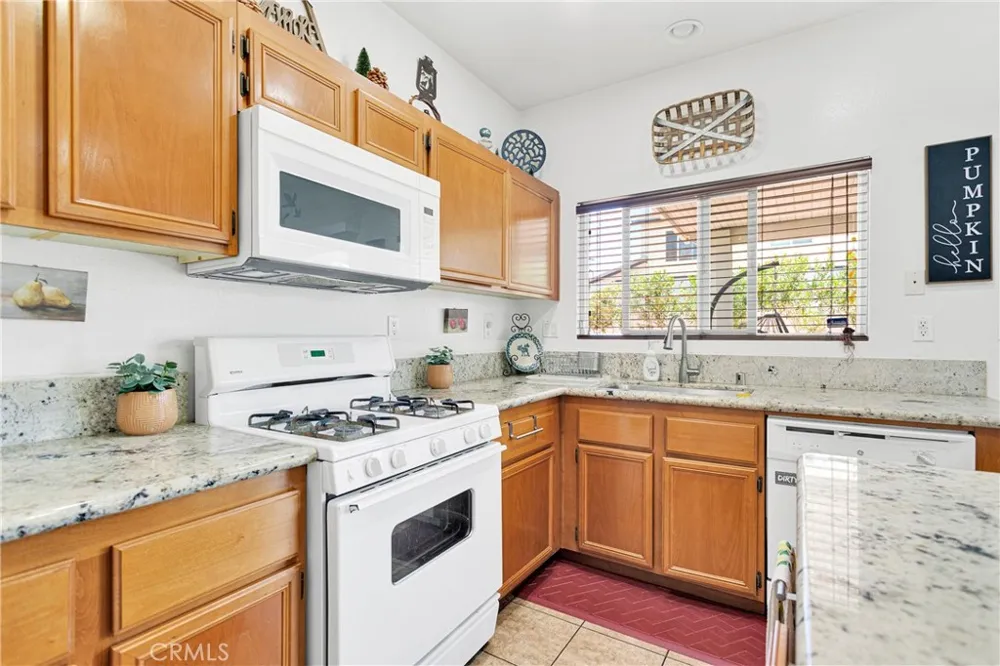 13457 Coolwater Victorville, CA 92392