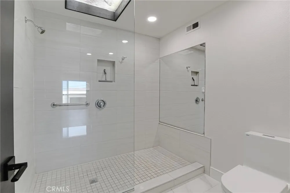 17150 Burbank #23 Encino, CA 91316