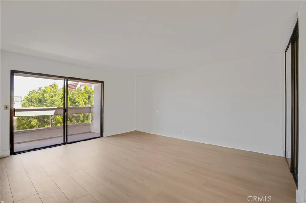 17150 Burbank #23 Encino, CA 91316