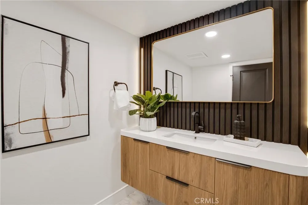 17150 Burbank #23 Encino, CA 91316
