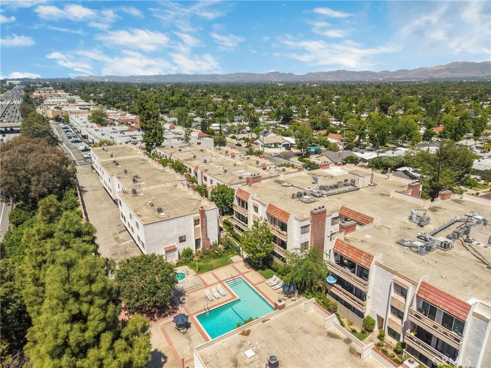 17150 Burbank #23 Encino, CA 91316
