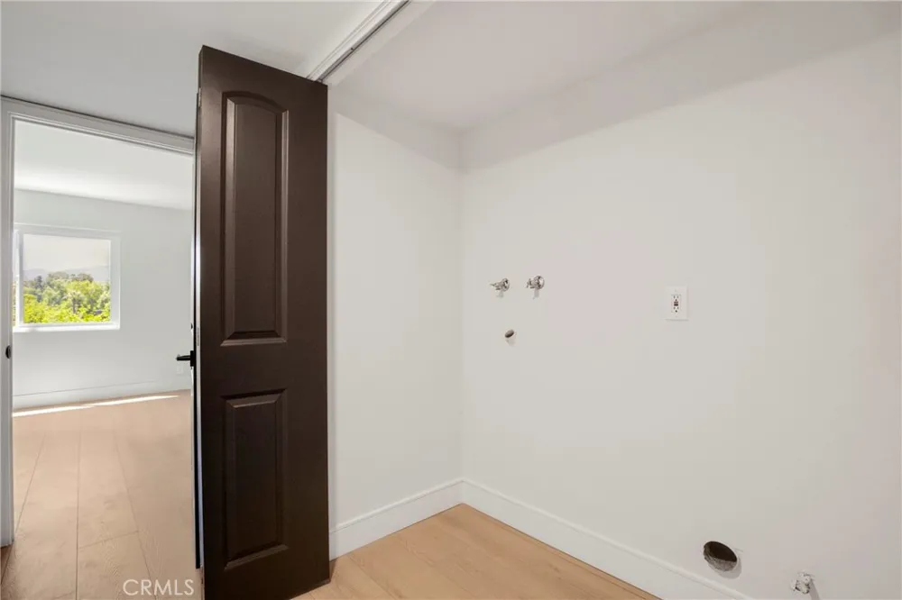 17150 Burbank #23 Encino, CA 91316