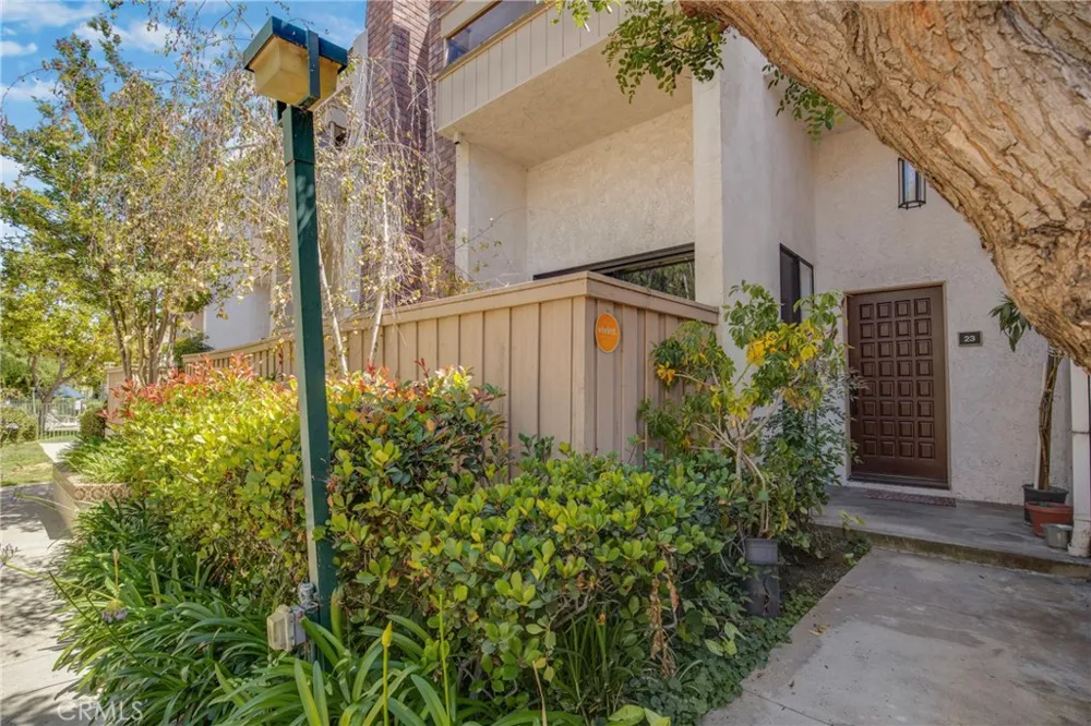 17150 Burbank #23 Encino, CA 91316