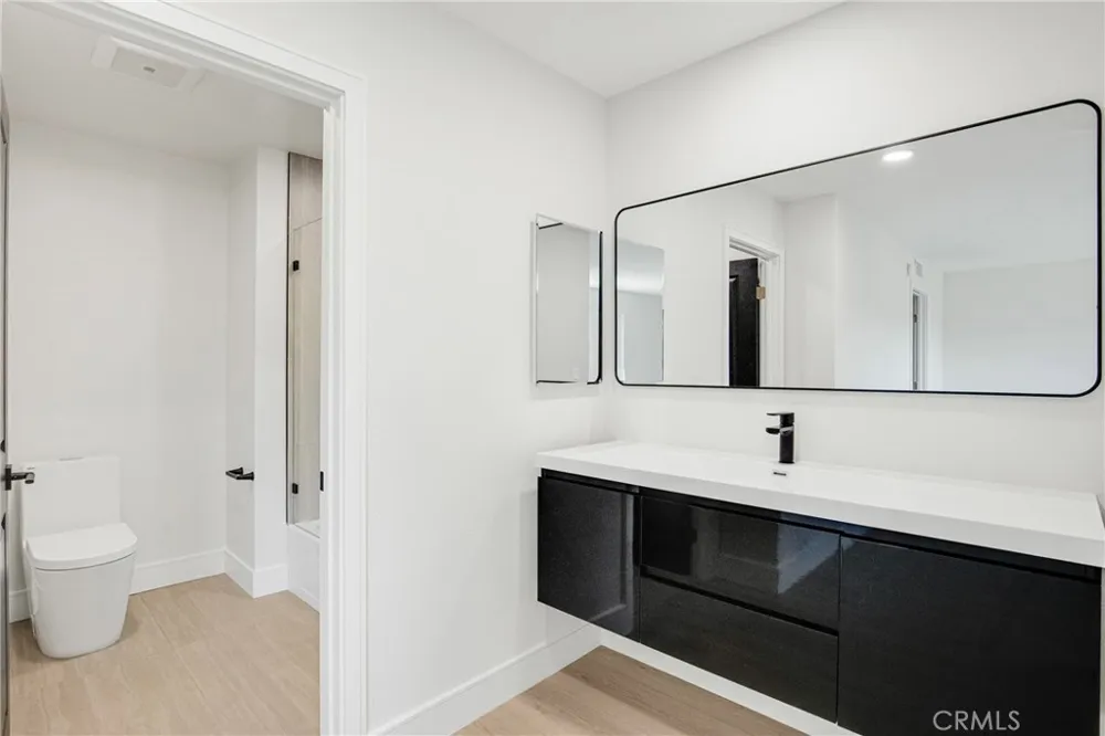 17150 Burbank #23 Encino, CA 91316