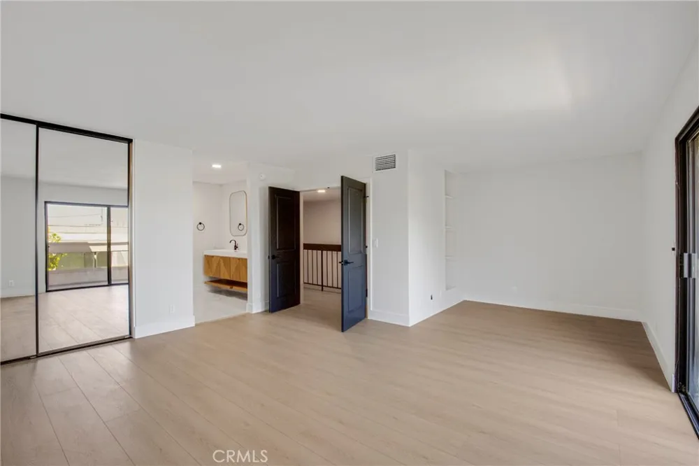 17150 Burbank #23 Encino, CA 91316