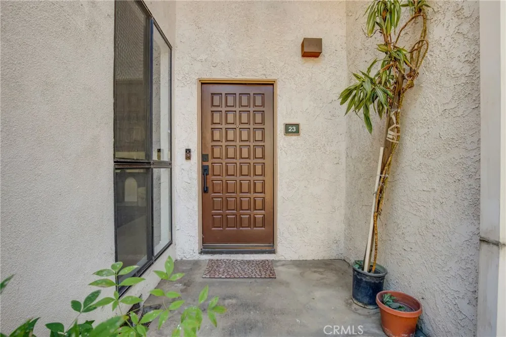17150 Burbank #23 Encino, CA 91316