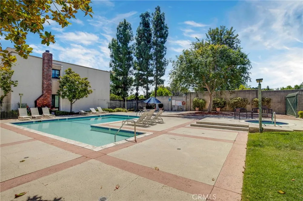 17150 Burbank #23 Encino, CA 91316