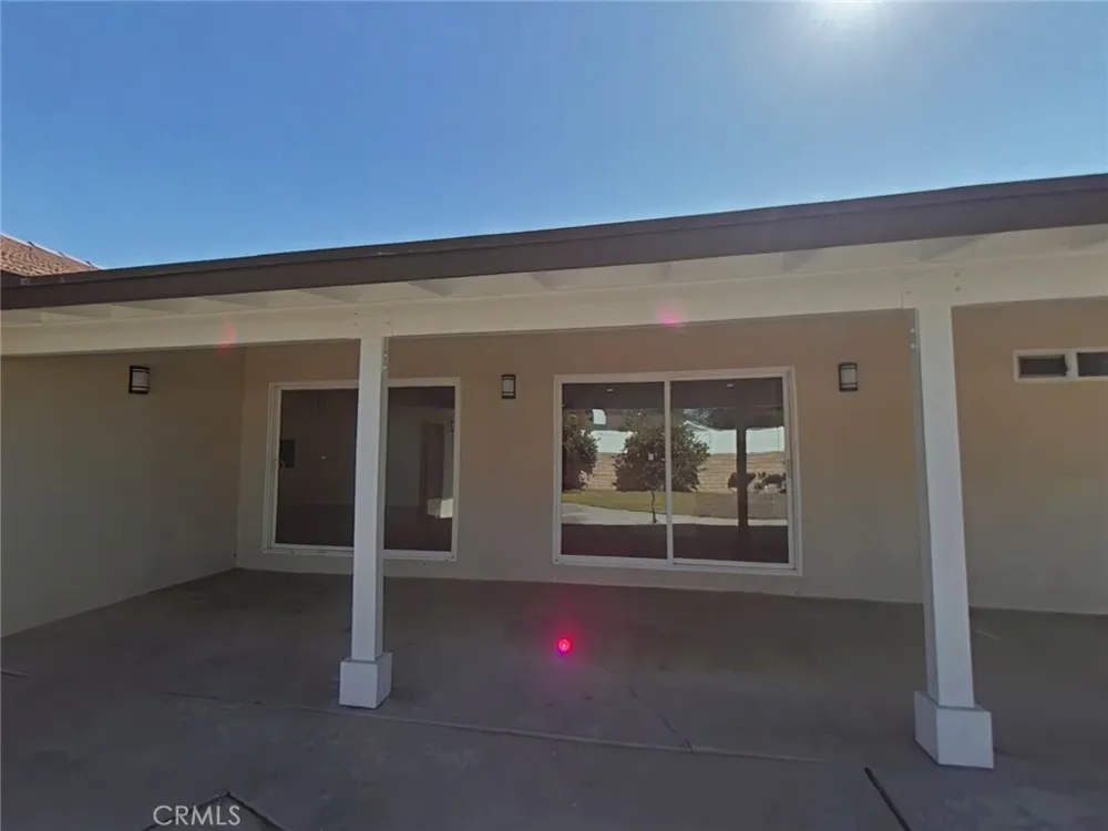 17633 Nordhoff Northridge, CA 91325