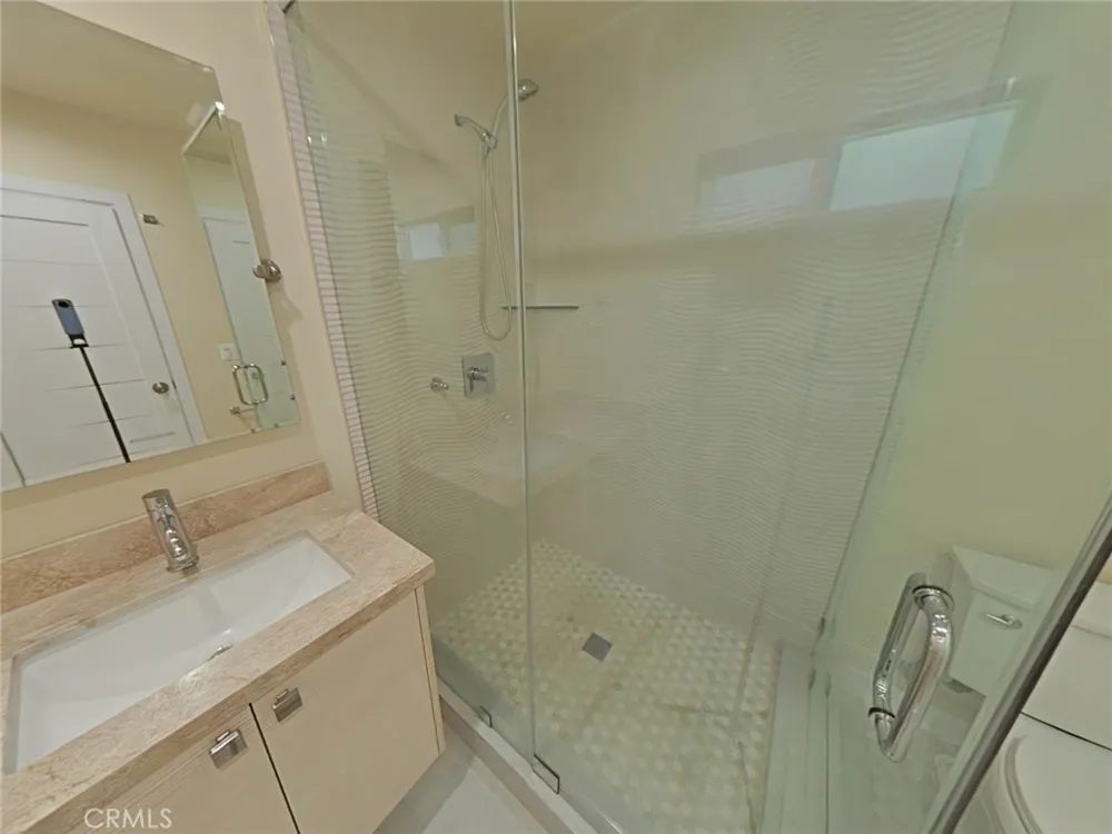 17633 Nordhoff Northridge, CA 91325