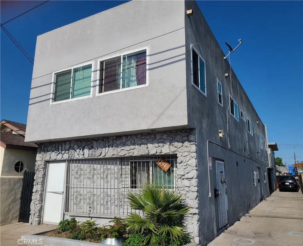 12940 Prairie Ave Hawthorne, CA 90250