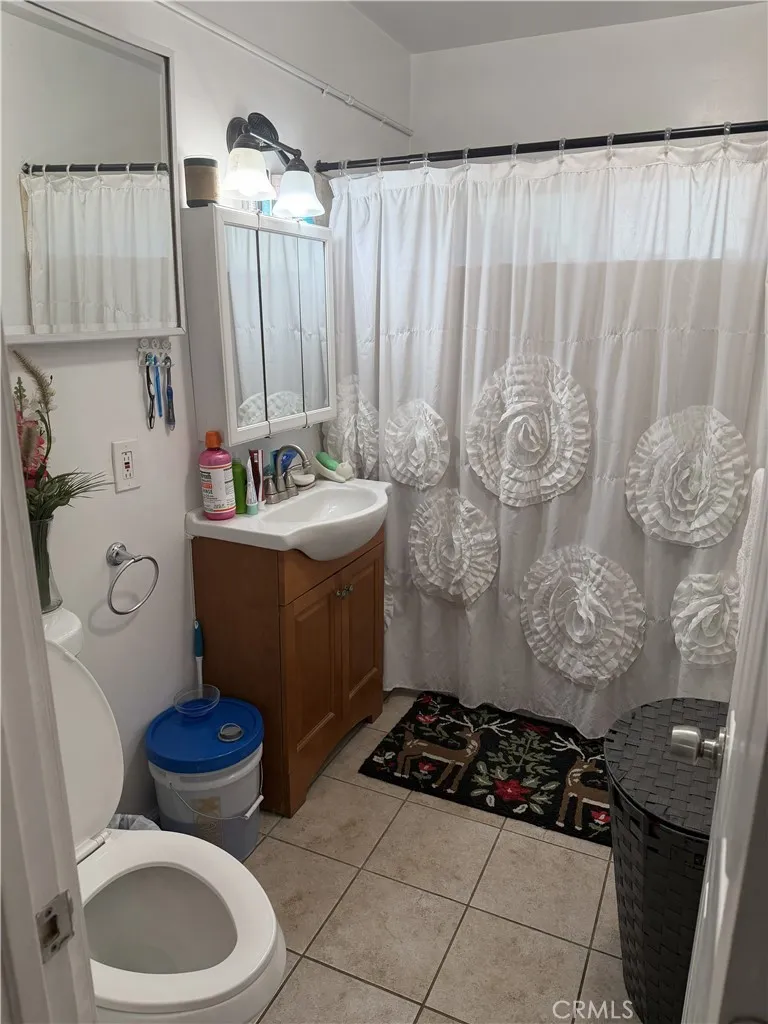 12940 Prairie Ave Hawthorne, CA 90250