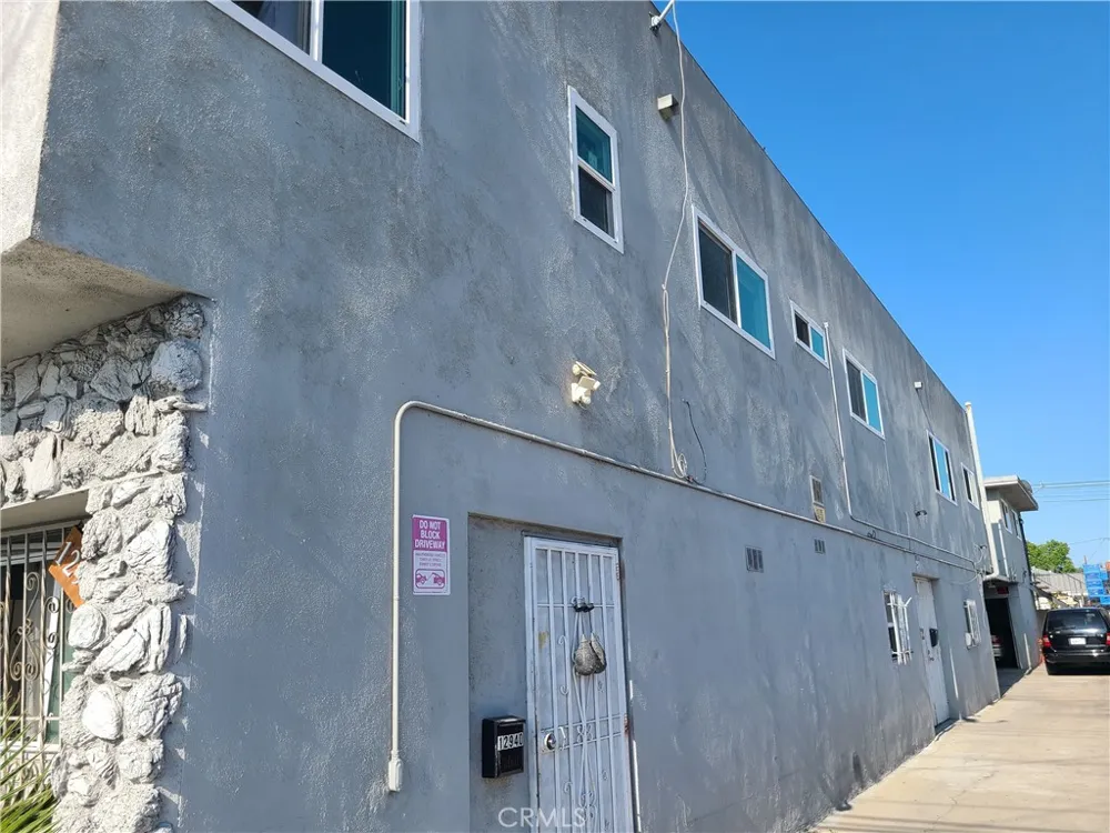 12940 Prairie Ave Hawthorne, CA 90250