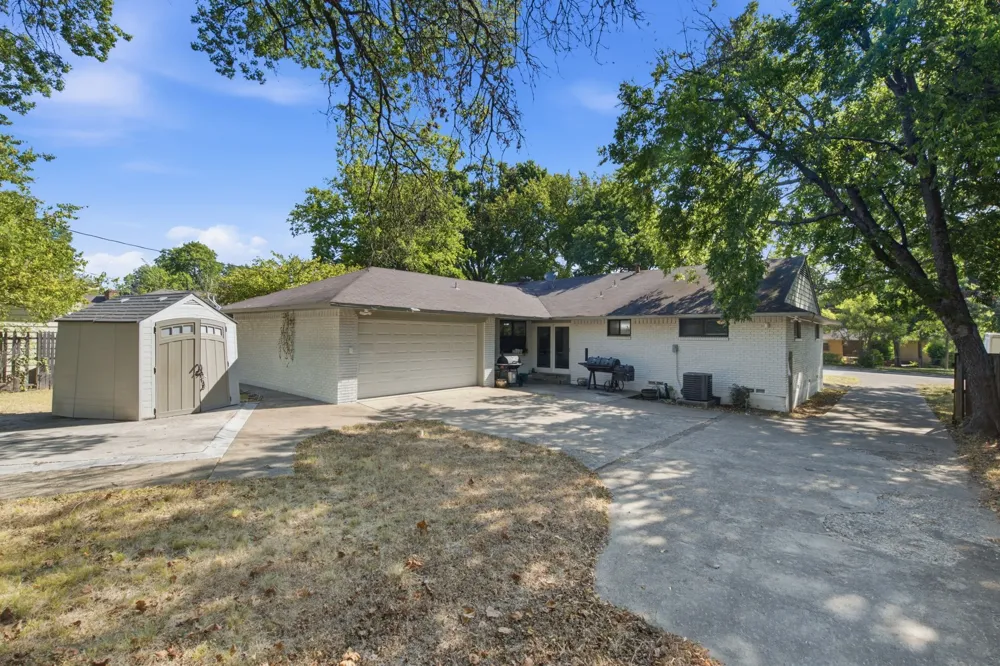 3423 Boulder Drive Dallas, TX 75233
