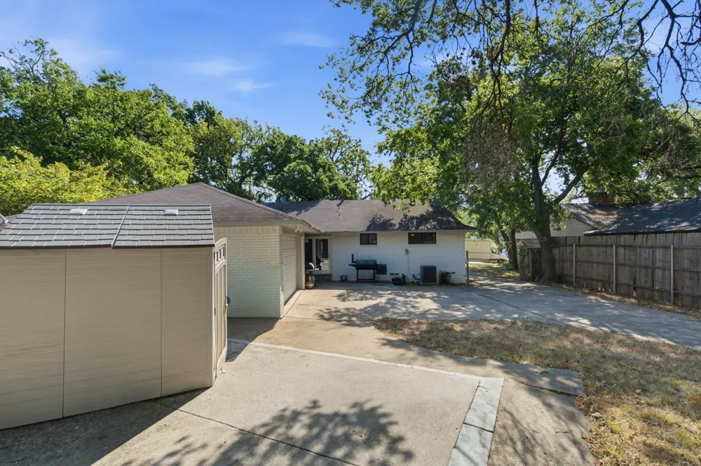 3423 Boulder Drive Dallas, TX 75233